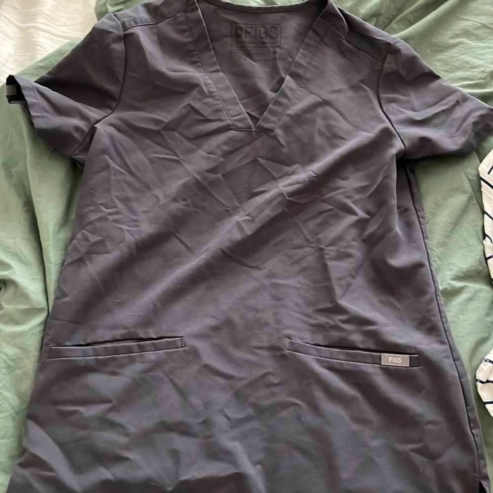 Figs charcoal top